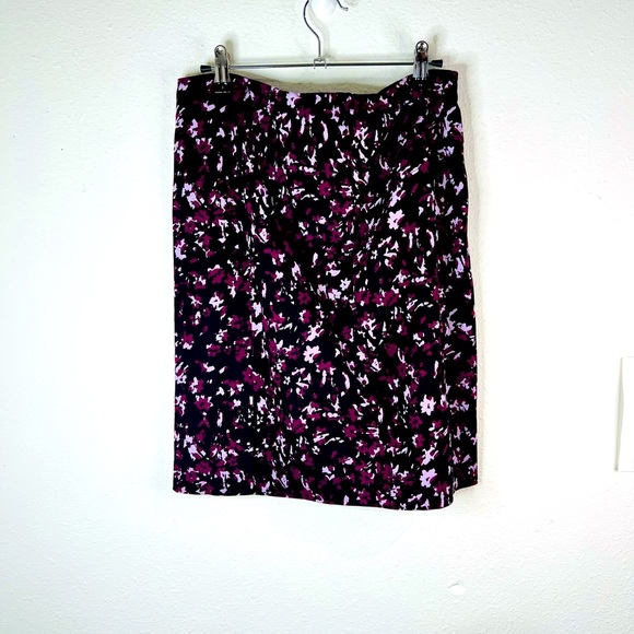 Lysse Floral Pull-On Skirt Large Stretch Waist 20.5โ Length - Picture 4 of 5